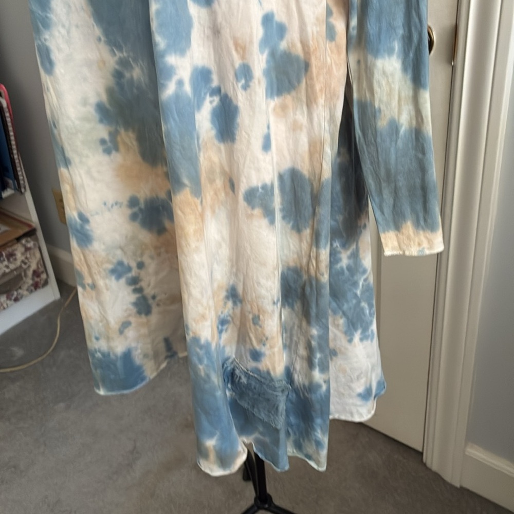 JDL Blue and Cream Tie-Dye Long Sleeve Dress - Picture 3 of 9
